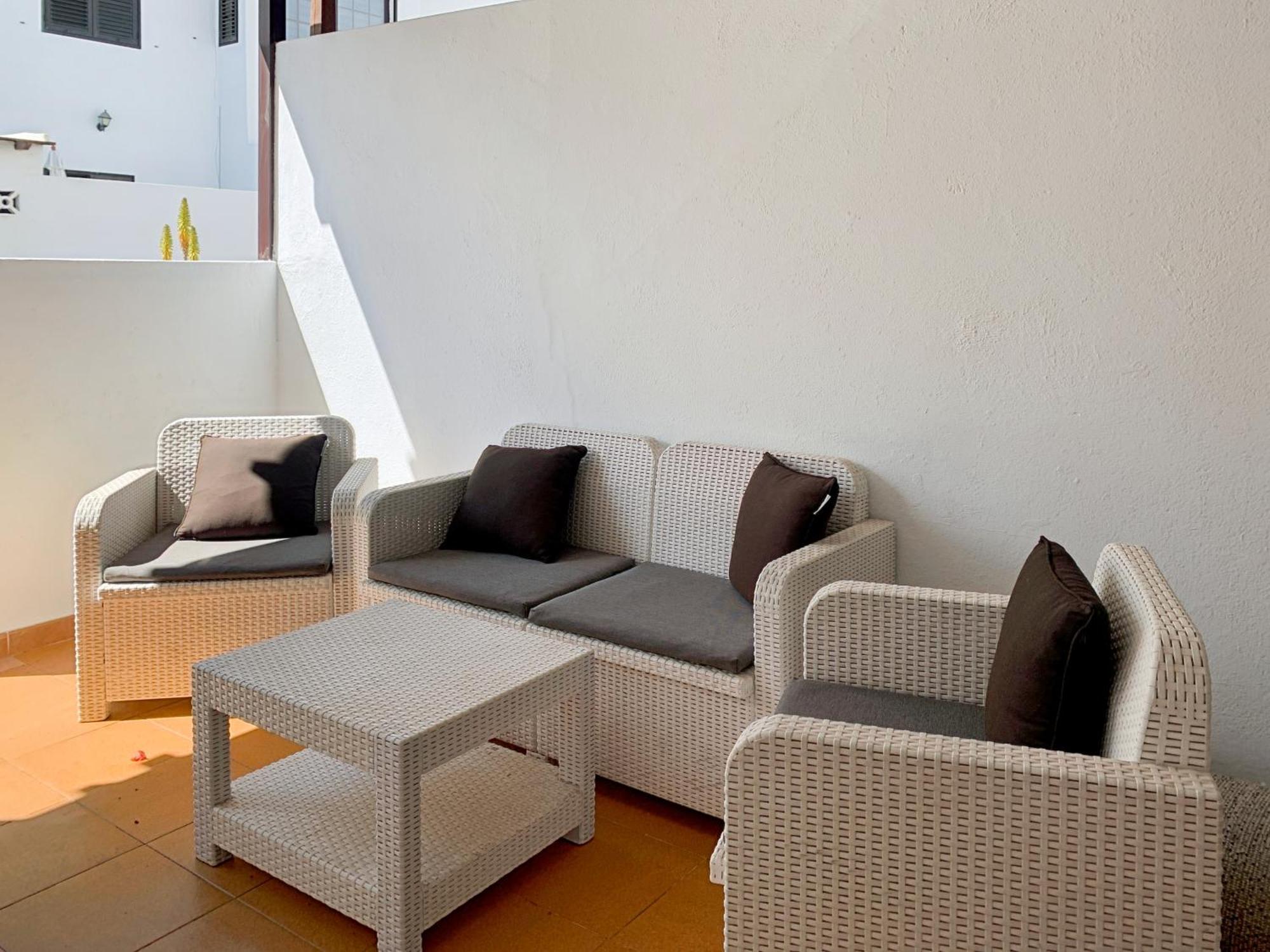Habitaciones Privadas Cerca De La Playa Y Aeropuerto En Casa Compartida Con Otros Huespedes Playa Honda  Exterior foto