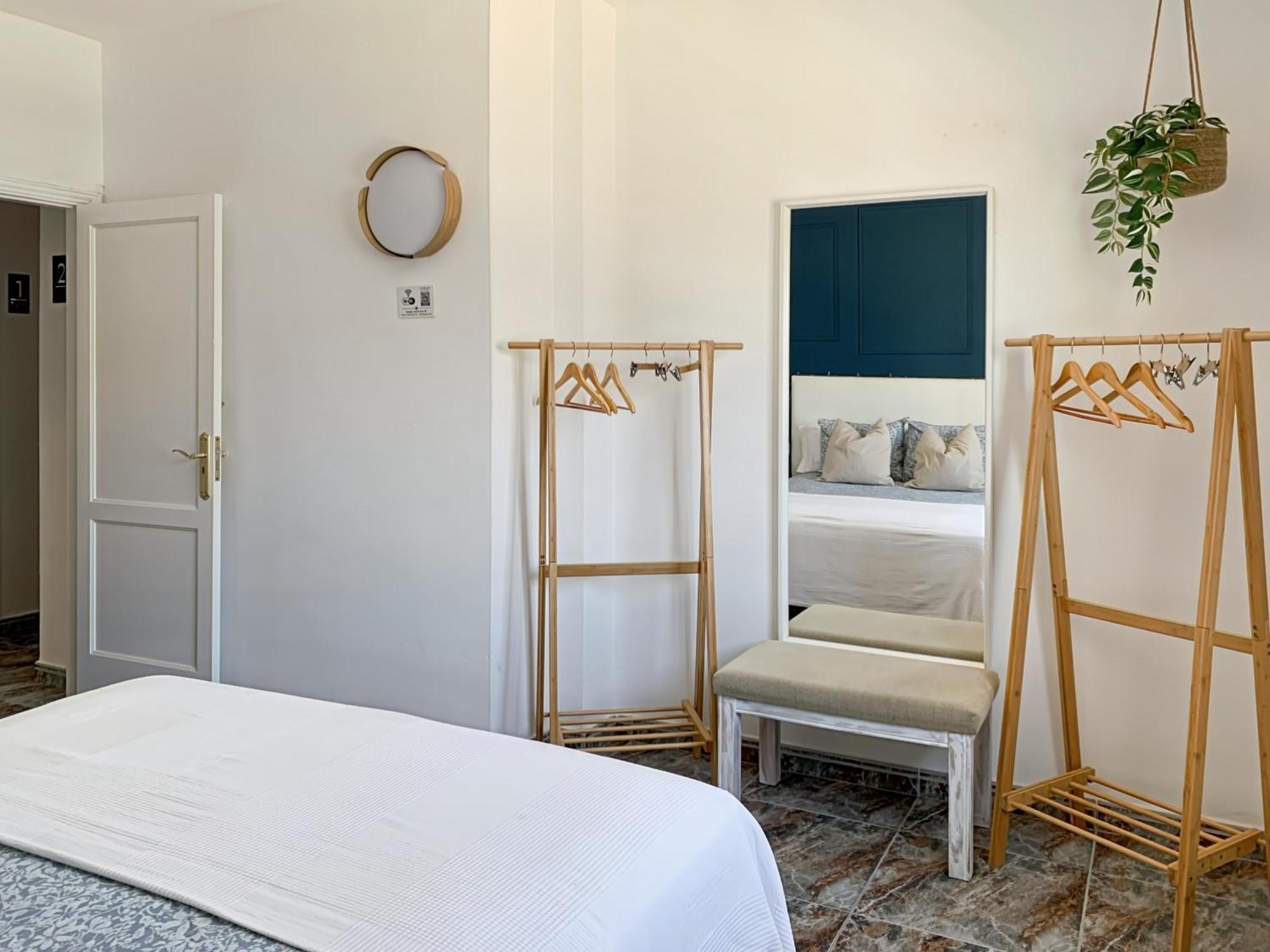 Habitaciones Privadas Cerca De La Playa Y Aeropuerto En Casa Compartida Con Otros Huespedes Playa Honda  Exterior foto